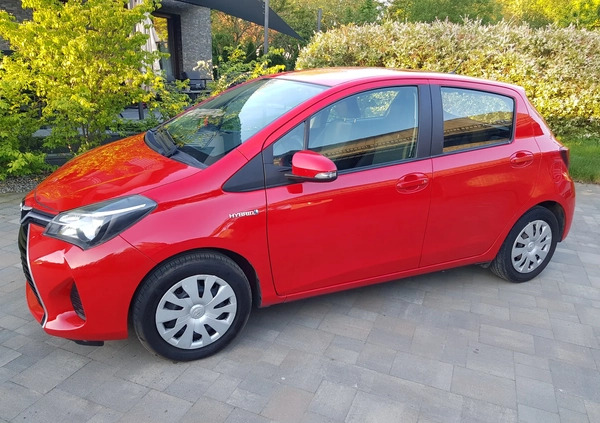 Toyota Yaris cena 38300 przebieg: 123000, rok produkcji 2015 z Chodzież małe 211
